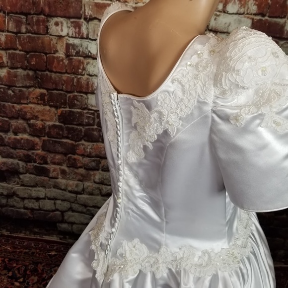 BEAUTIFUL WEDDING DRESS SIZE 16 - Picture 6 of 14